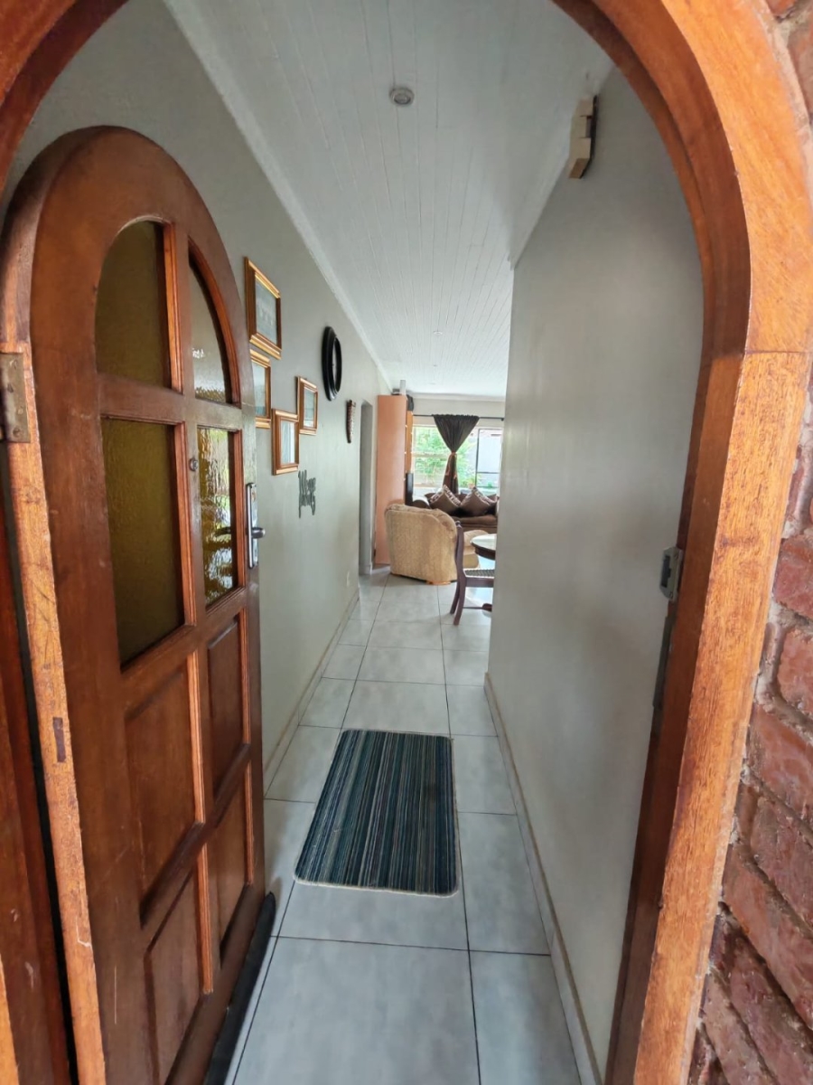 2 Bedroom Property for Sale in Langenhovenpark Free State
